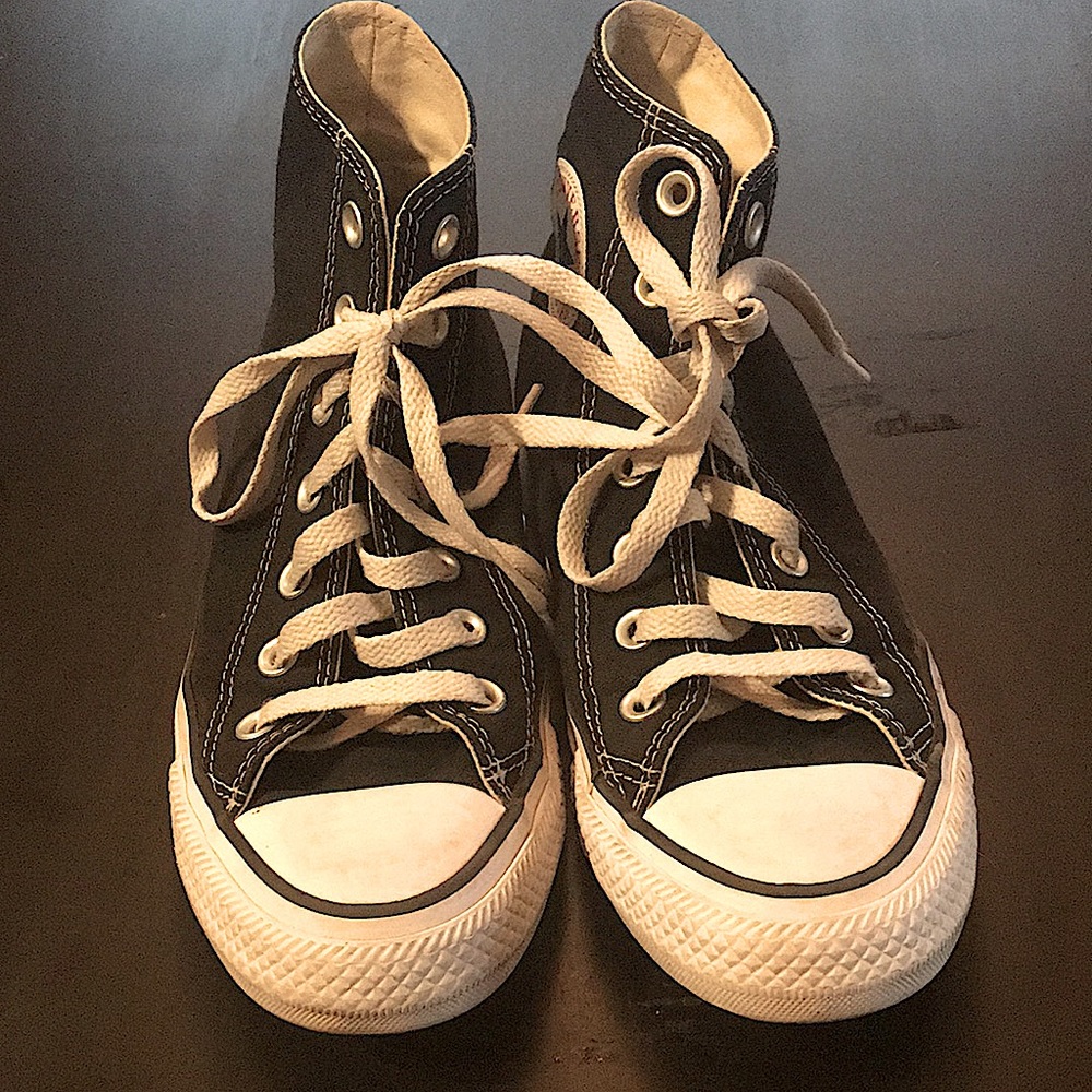 Chuck Taylor’s Converse all star hight tops /  size woman’s 7 / black, white